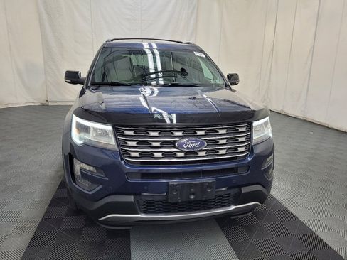 Used 2016 Ford Explorer XLT w/ Equipment Group 202A AWD/4WD image 14