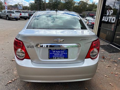 Used 2015 Chevrolet Sonic LT image 5