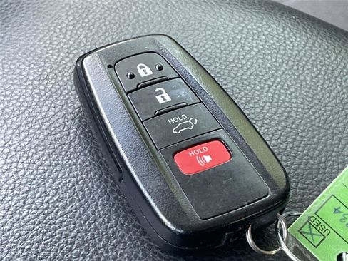 Used 2019 Toyota RAV4 XLE w/ Convenience Package AWD/4WD image 25