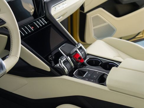 Used 2023 Lamborghini Urus S AWD/4WD image 48