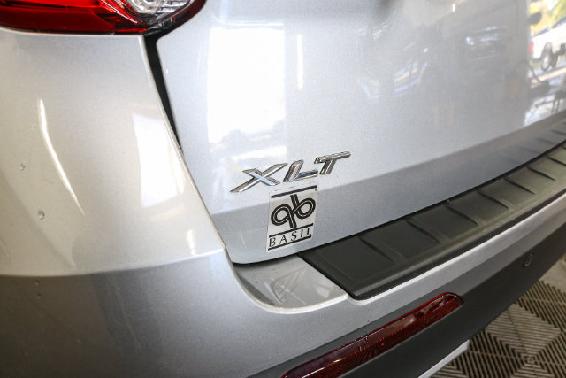 Used 2023 Ford Explorer XLT w/ Equipment Group 202A AWD/4WD image 9