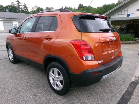 Used 2016 Chevrolet Trax LT w/ LT Sun and Sound Package AWD/4WD image 3