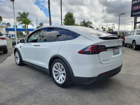 Used 2018 Tesla Model X 75D image 3