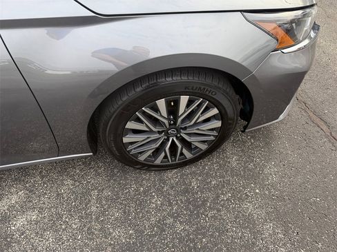 Used 2024 Nissan Altima 2.5 SV image 29