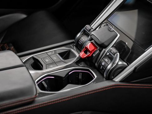 Used 2020 Lamborghini Urus image 36