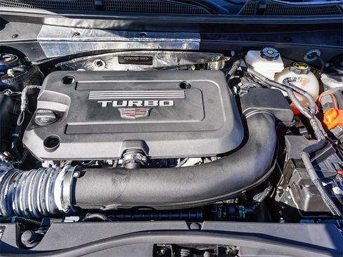 Used 2023 Cadillac XT4 Luxury w/ Cold Weather Package image 25