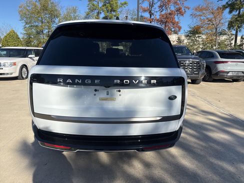 Used 2023 Land Rover Range Rover SE image 5