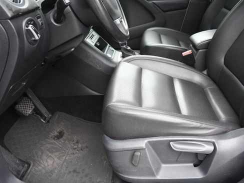 Used 2017 Volkswagen Tiguan S AWD/4WD image 15