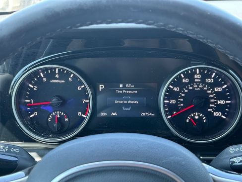 Used 2023 Kia Carnival EX FWD image 33