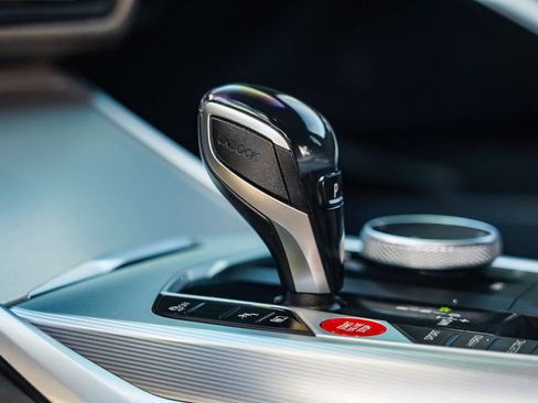 Used 2021 BMW 330e 330e w/ M Sport Package image 23