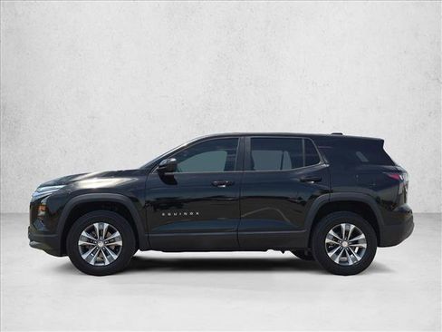 Used 2026 Chevrolet Equinox LT w/ Safety and Technology Package FWD image 9