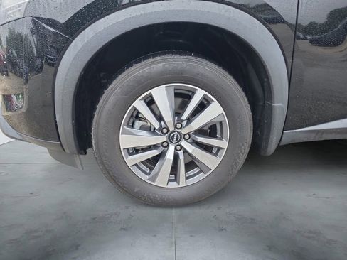 Used 2023 Nissan Pathfinder SL w/ Black Appearance Package FWD image 14