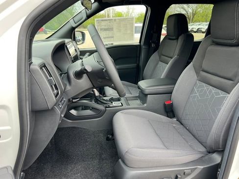 New 2026 Nissan Frontier SV w/ SV Convenience Package AWD/4WD image 4