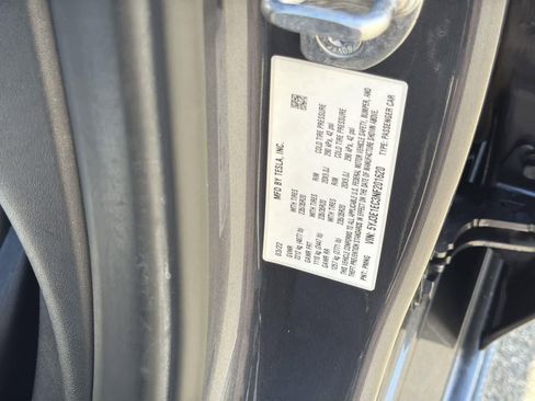 Used 2022 Tesla Model 3 Performance image 9