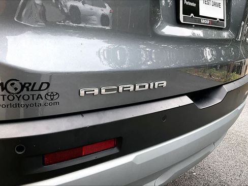 Used 2021 GMC Acadia SLT w/ LPO, Floor Liner Package FWD image 10