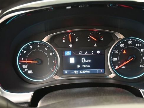Used 2023 Chevrolet Traverse RS w/ LPO, Floor Liner Package AWD/4WD image 9