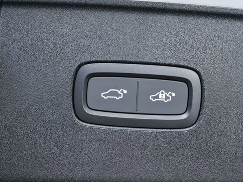 Certified 2025 Volvo EX90 Ultra image 34