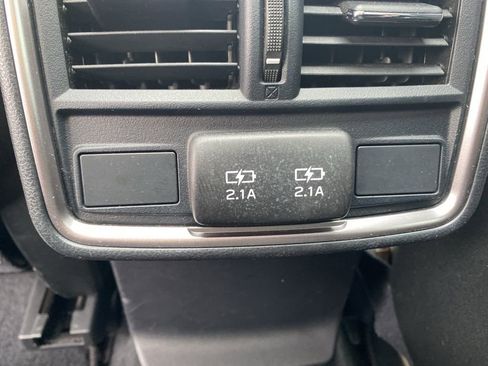 Used 2022 Subaru Forester Premium AWD/4WD image 21