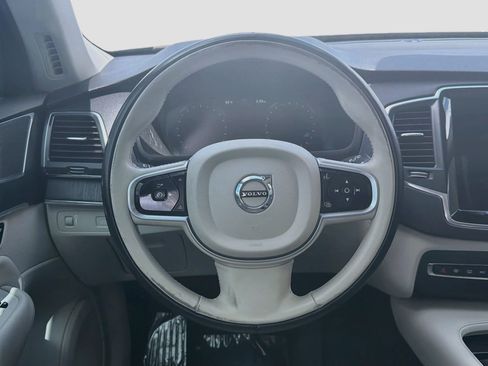 Used 2020 Volvo XC90 T6 Momentum AWD/4WD image 18