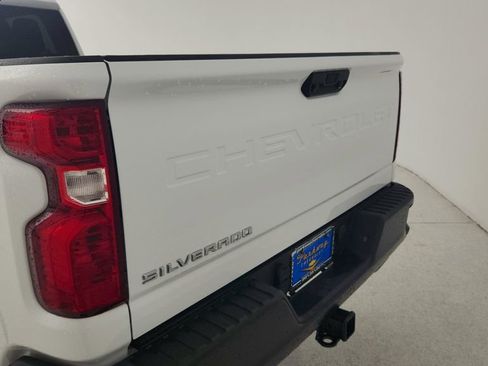 Used 2017 Chevrolet Express 3500 Extended RWD image 5
