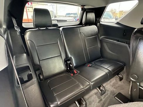Used 2019 Chevrolet Traverse RS image 28