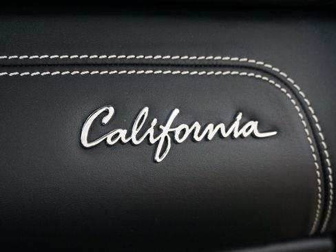 Used 2014 Ferrari California RWD image 39
