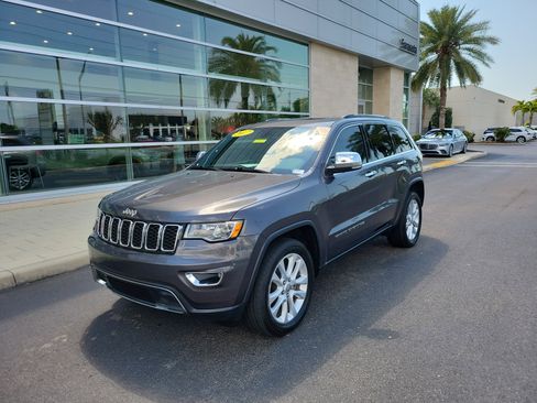 Used 2017 Jeep Grand Cherokee Limited image 8