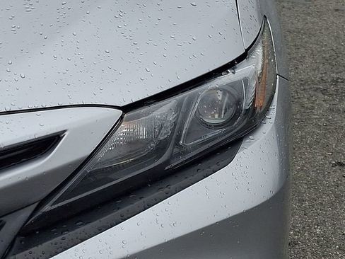 Used 2023 Toyota Camry SE image 9