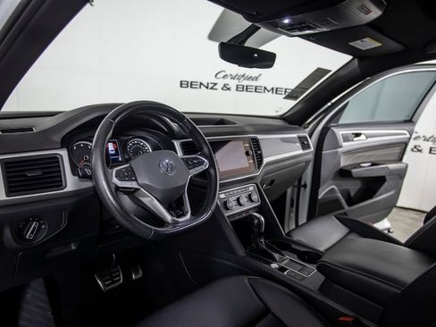 Used 2021 Volkswagen Atlas Cross Sport SE FWD image 19