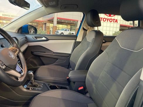 Used 2024 Volkswagen Taos SE image 10