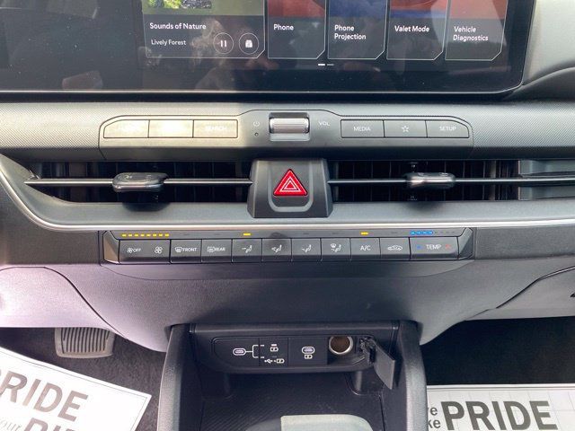 Used 2025 Kia K4 FWD image 13