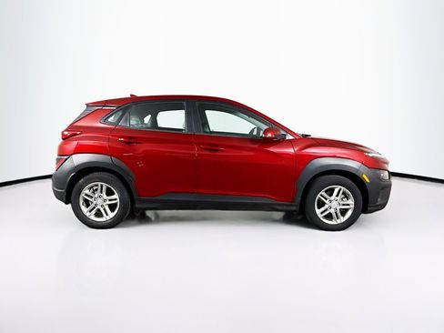 Used 2023 Hyundai Kona SE image 2