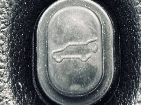 Used 2020 GMC Yukon SLE w/ SLE Value Package image 29