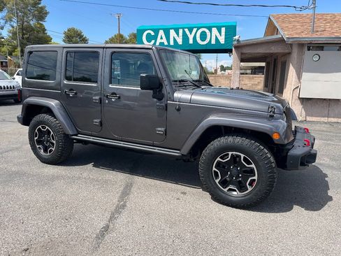 Used 2016 Jeep Wrangler Unlimited Rubicon AWD/4WD image 2