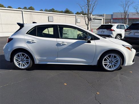 New 2026 Toyota Corolla SE image 2