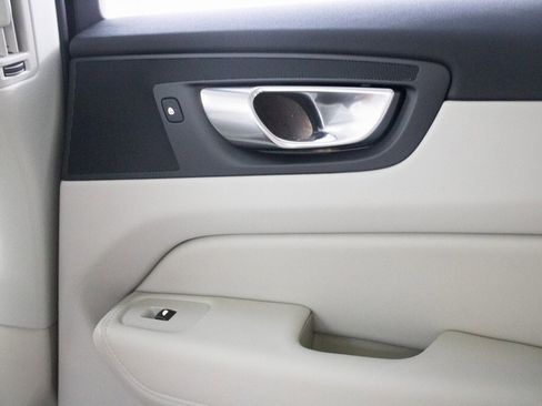 New 2025 Volvo XC60 T8 Plus w/ Protection Package Premier image 33