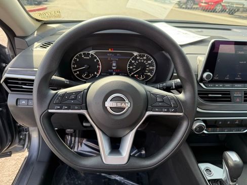 Used 2025 Nissan Altima 2.5 SV image 22