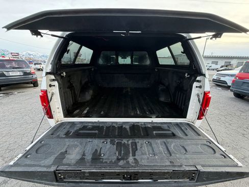 Used 2015 Ford F150 Lariat w/ Equipment Group 502A Luxury AWD/4WD image 21