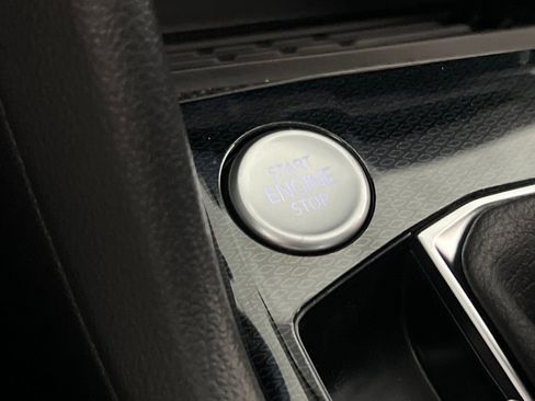 New 2026 Volkswagen Taos SE image 22