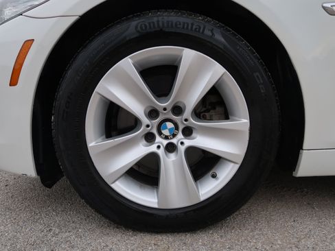 Used 2011 BMW 528i Sedan RWD image 41