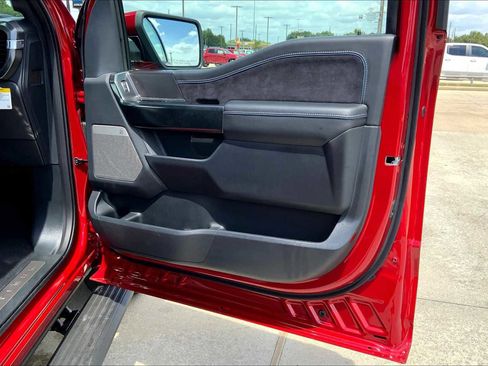 Used 2025 Ford F150 Platinum image 41