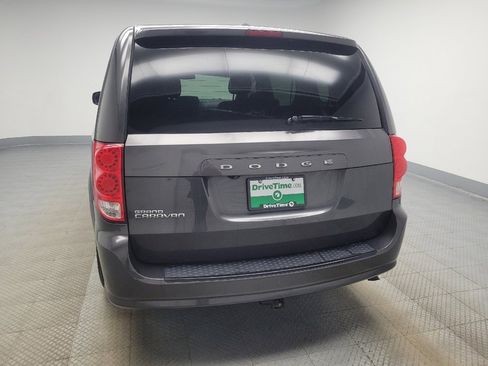 Used 2016 Dodge Grand Caravan SXT image 6