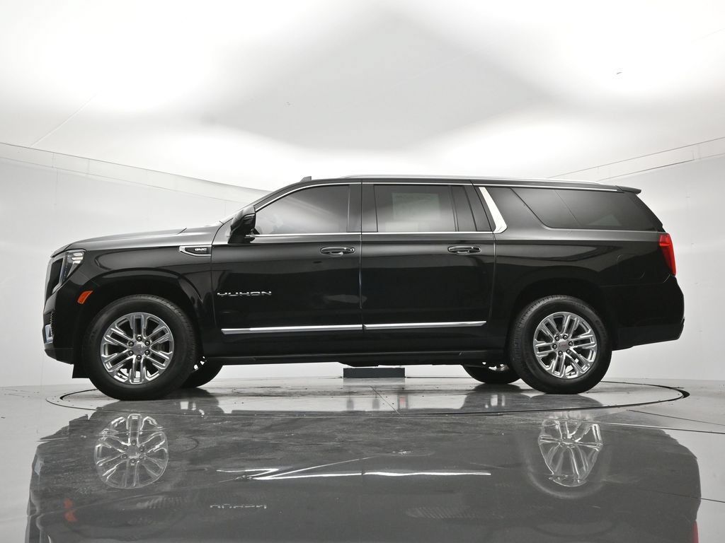 Used 2023 GMC Yukon XL SLT w/ SLT Luxury Package AWD/4WD image 46
