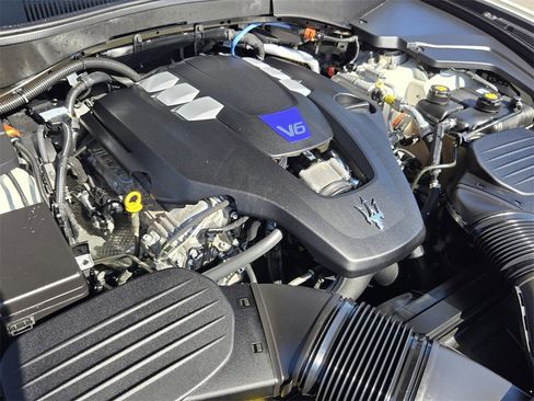 Used 2022 Maserati Levante Modena image 18