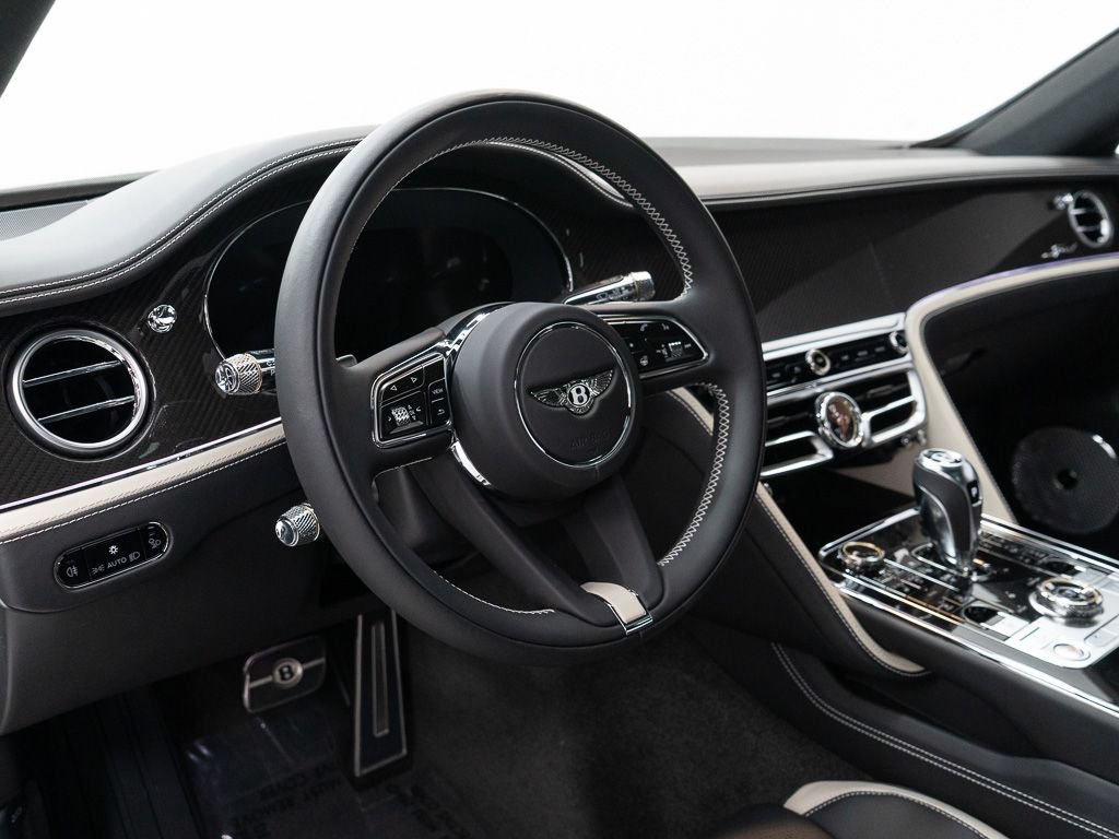 Used 2025 Bentley Flying Spur Plug-In Hybrid AWD/4WD image 14