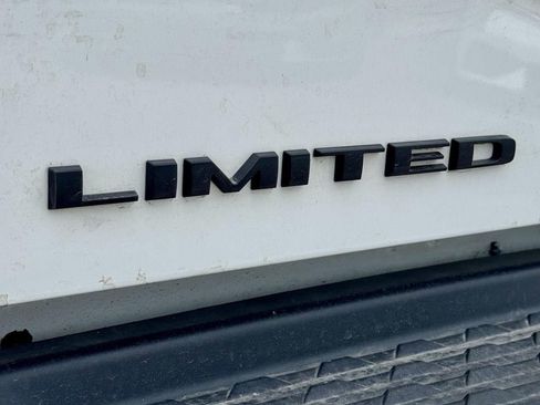 Used 2022 RAM 2500 Limited AWD/4WD image 9