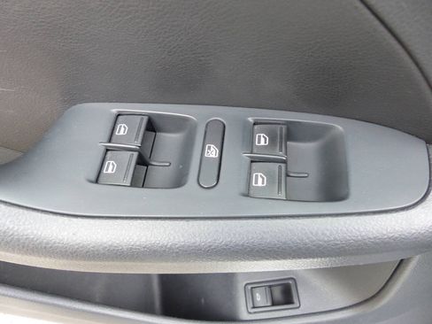 Used 2015 Volkswagen Jetta Sport FWD image 20