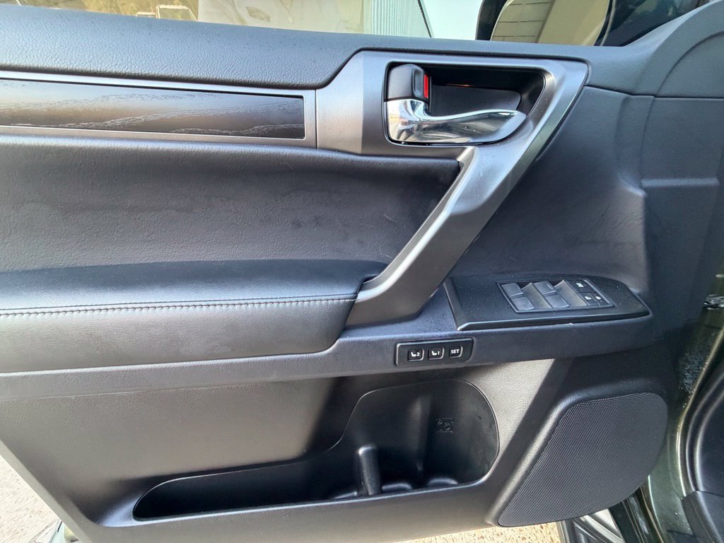 Used 2023 Lexus GX 460 w/ Black Line Special Edition AWD/4WD image 16