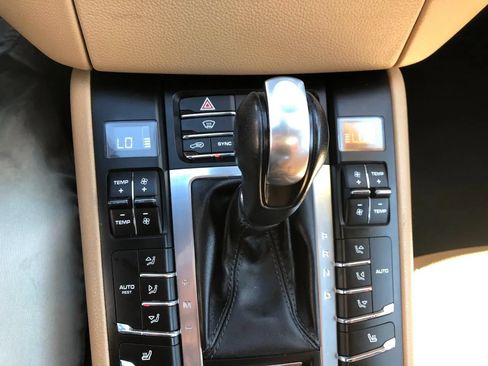 Used 2017 Porsche Macan AWD/4WD image 26