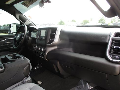 Used 2022 RAM 1500 Big Horn AWD/4WD image 36